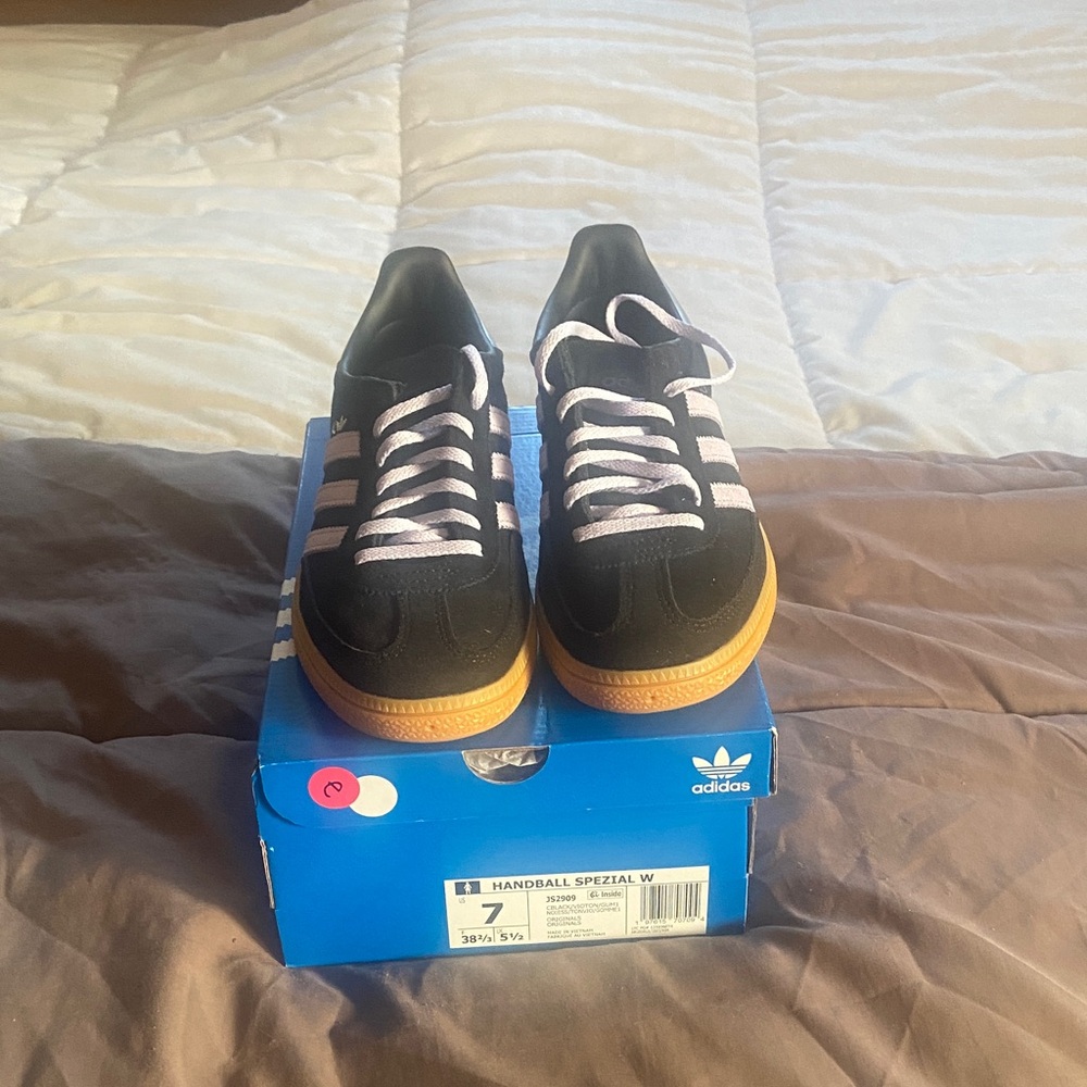 Adidas  Black and violet Sneakers with Gum Sole size 7, new with box